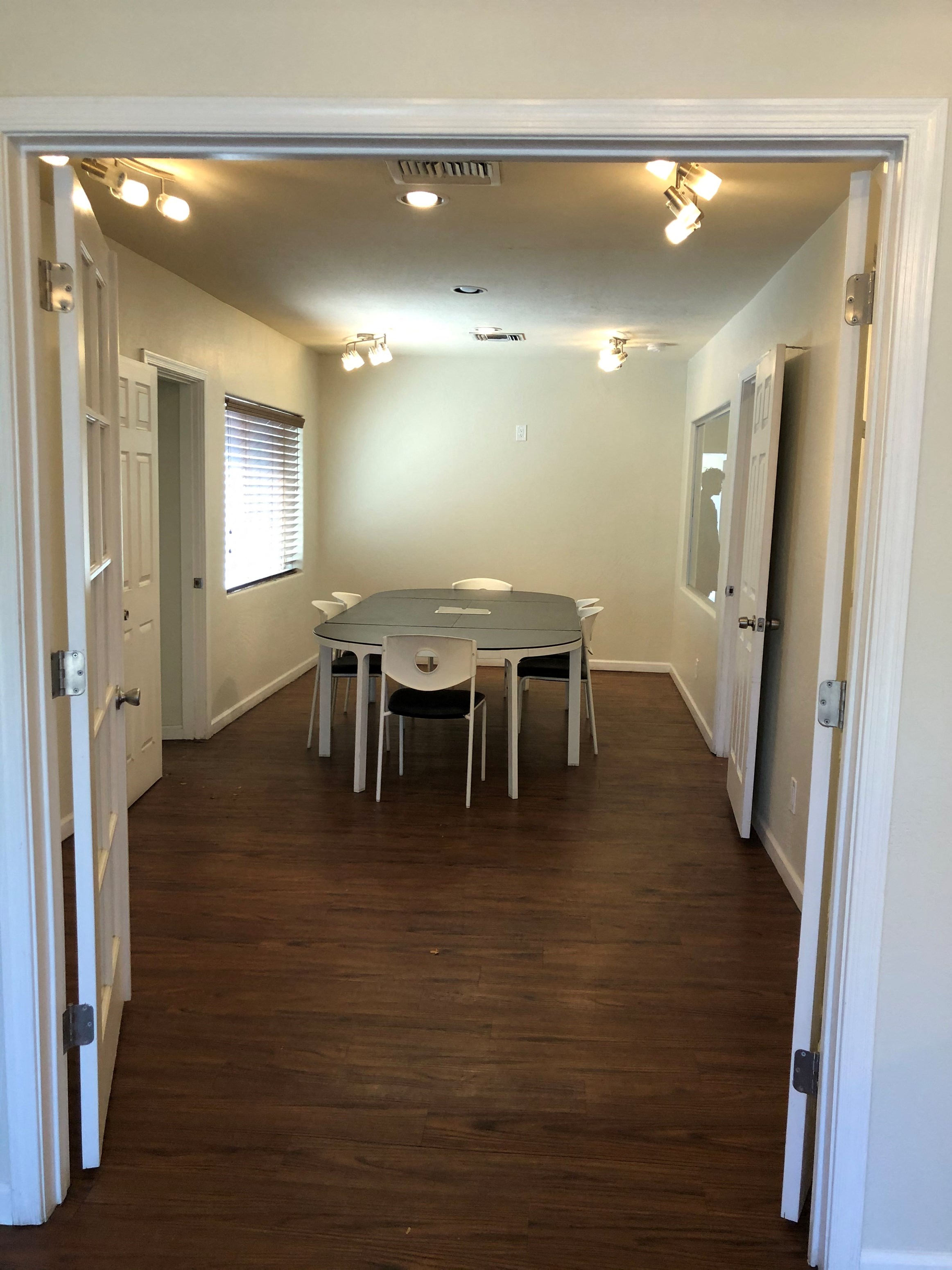 1137 W McDowell Rentals photo 2